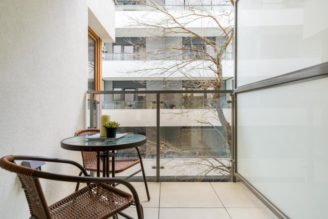 Villa Venecja Apartment Chwaliszewo With Free Garage City Center By Noclegi Renters Poznan Bagian luar foto
