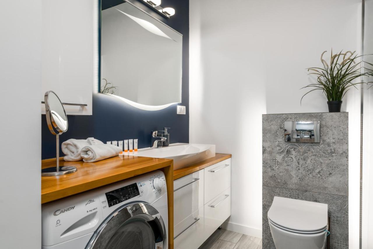 Villa Venecja Apartment Chwaliszewo With Free Garage City Center By Noclegi Renters Poznan Bagian luar foto