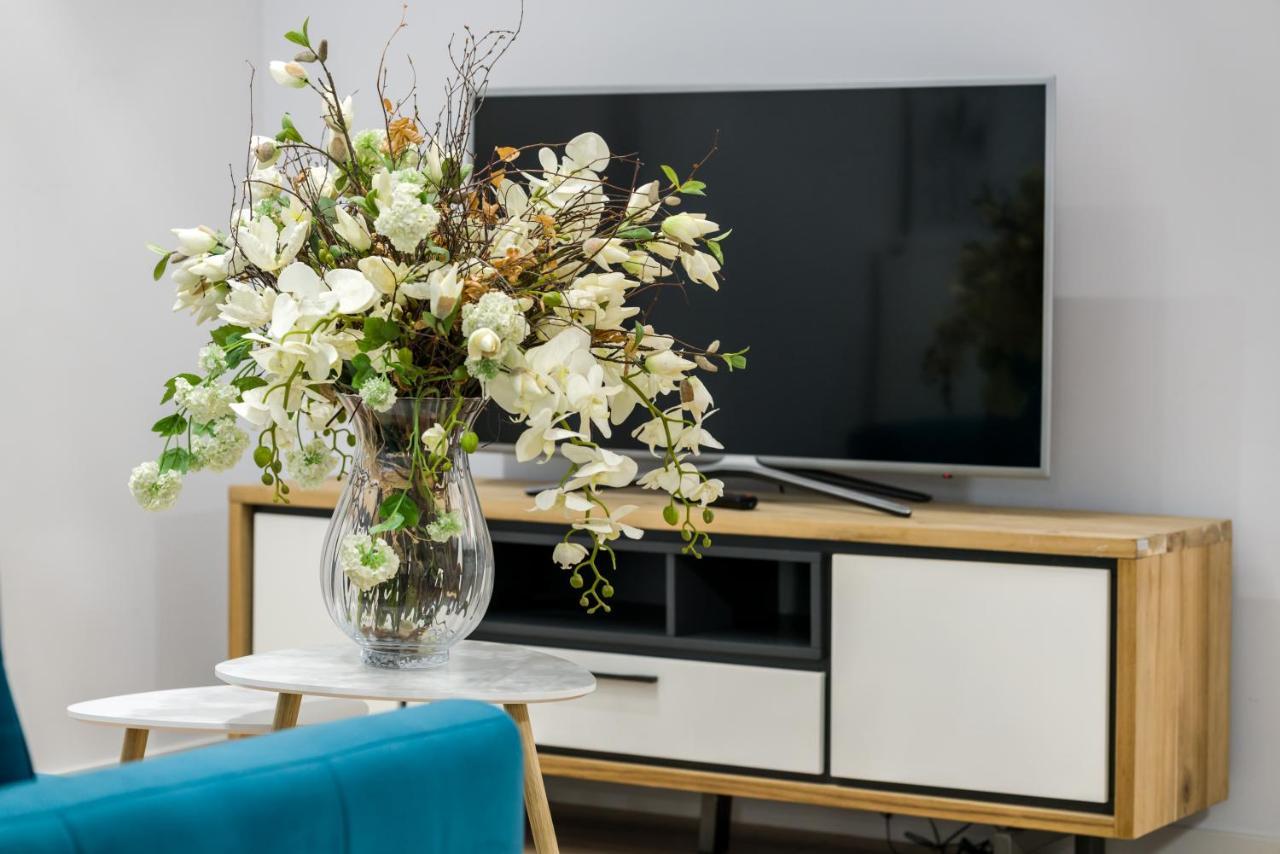 Villa Venecja Apartment Chwaliszewo With Free Garage City Center By Noclegi Renters Poznan Bagian luar foto