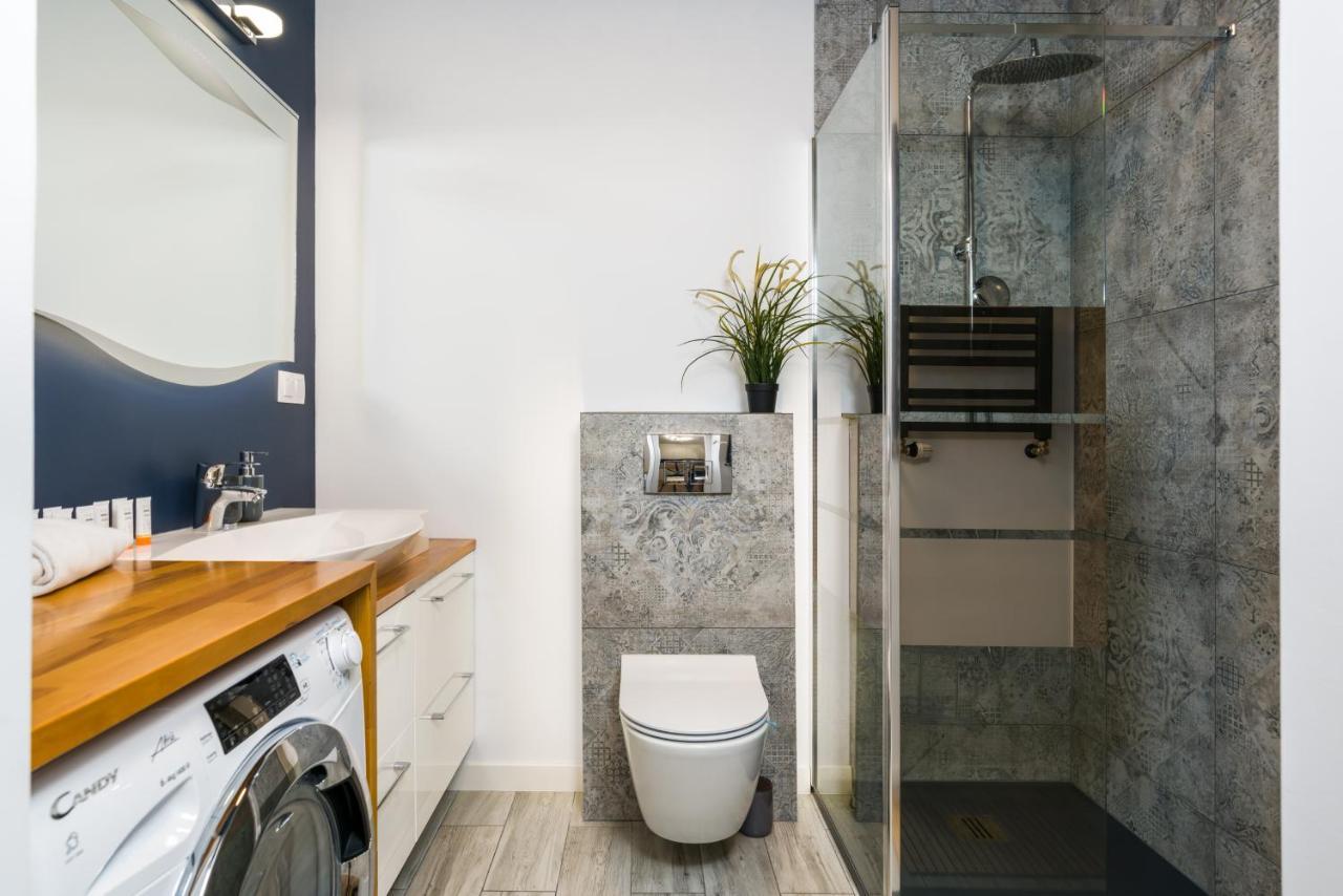 Villa Venecja Apartment Chwaliszewo With Free Garage City Center By Noclegi Renters Poznan Bagian luar foto