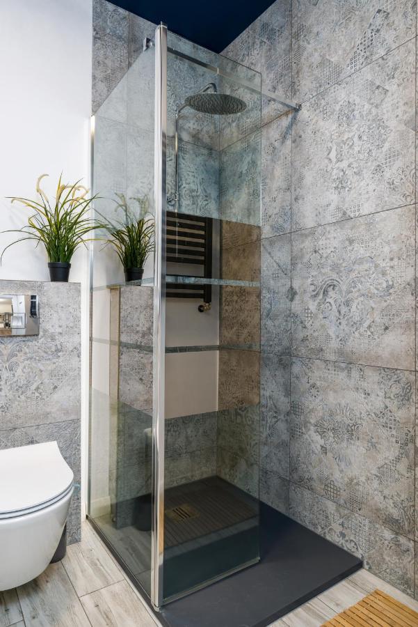Villa Venecja Apartment Chwaliszewo With Free Garage City Center By Noclegi Renters Poznan Bagian luar foto